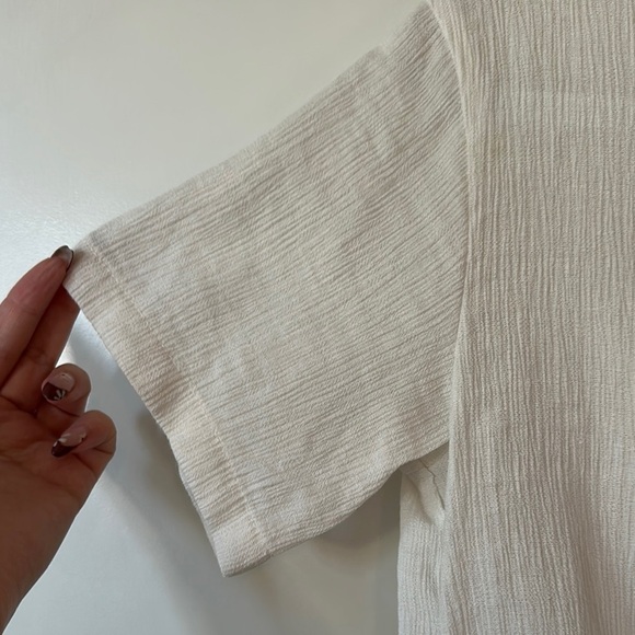 H&M | Off-White Button-Down Crop Front Tie Short Sleeve Shirt - Picture 4 of 10